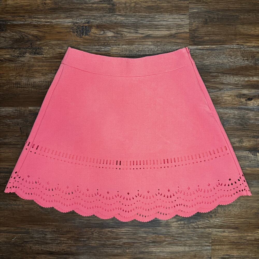 Ann Taylor Loft size 6 salmon color scalloped cutout design